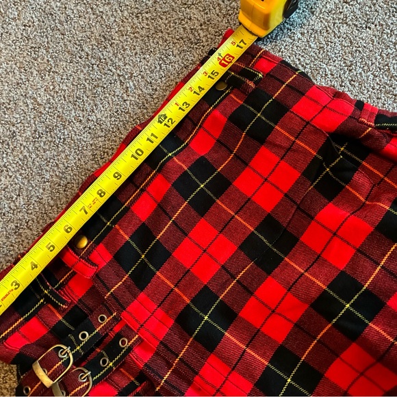 Plaid Red and Black Wallace kilt - Picture 4 of 6